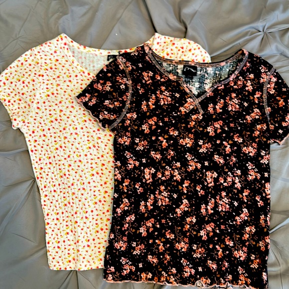 Two Cute Art Class Tops! - Picture 1 of 5